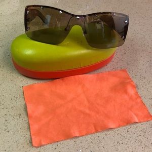 🔥🔥Studded Sunglasses.